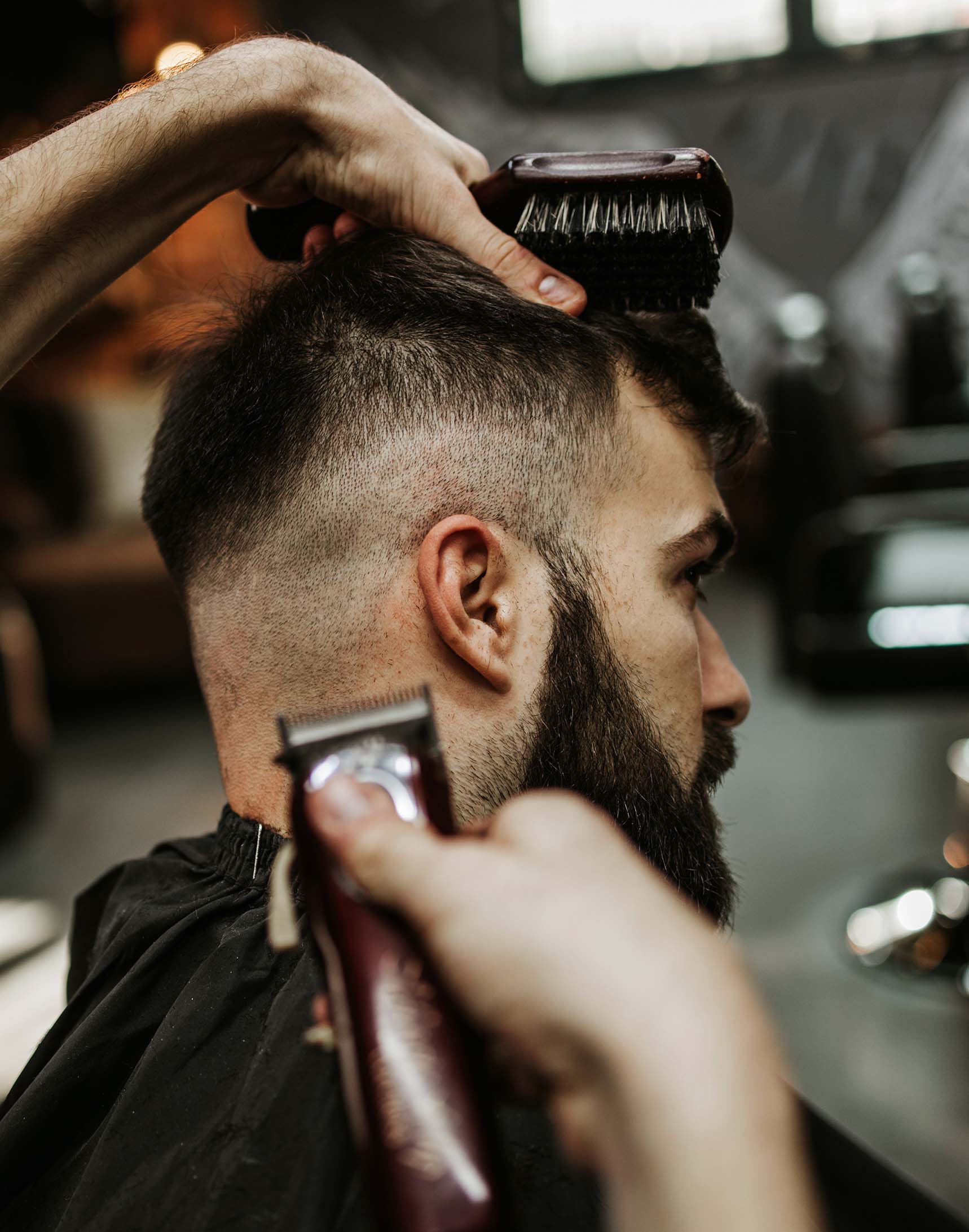 Nacho Nievas, dueño y barbero principal de Funking Barber
