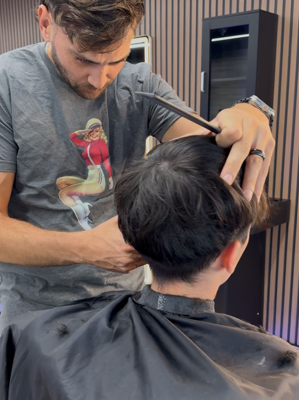 Retoque de pelo en Funking Barber